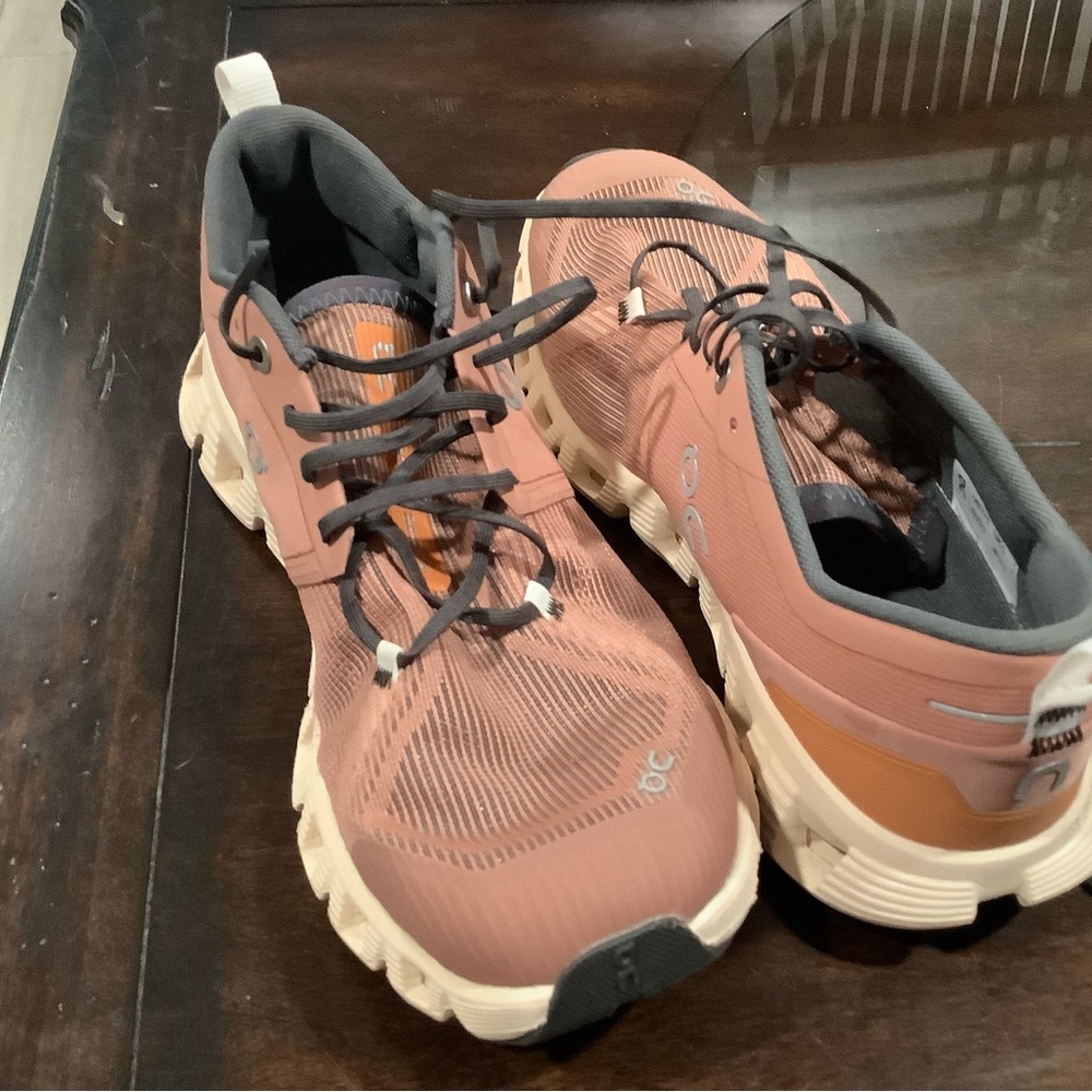 Women On Cloud X Shift 3 size 8